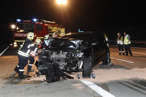 A Betrunkener Rammt Familien Auto B Z Berlin