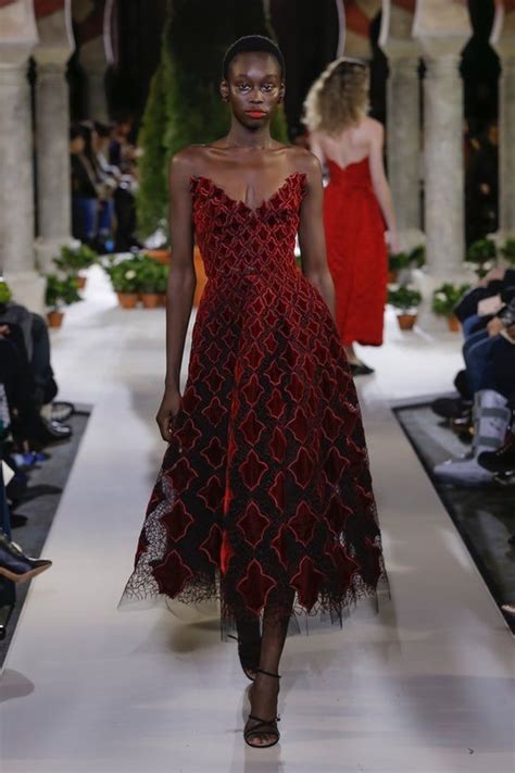 Oscar De La Renta Ready To Wear Autumn Look Red Fashion