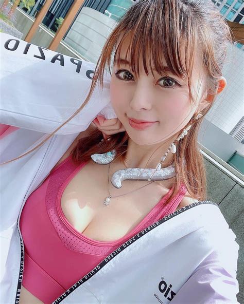 Satomiさんのインスタグラム写真 Satomiinstagram「🚶‍♀️🏋️ ・ 気持ちいい🧊 ️ ・ 水で凍るひんやリング