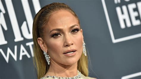 Jennifer Lopez Cant Escape Plastic Surgery Speculation