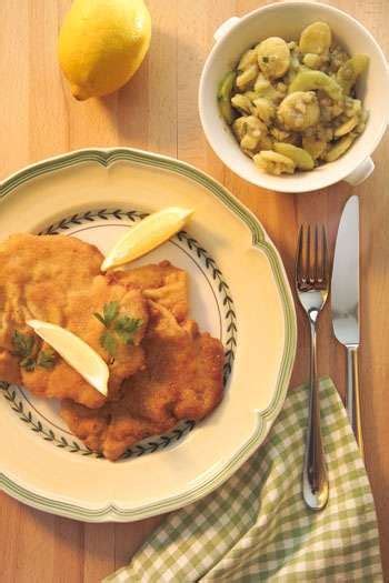 Wiener Schnitzel Mit Steirischem Kartoffel Gurken Salat Hauptspeisen