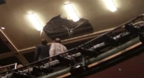 London Piccadilly Theatre Ceiling Collapses On Audience En 17206