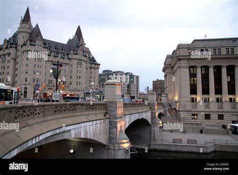 Downtown ottawa night hi-res stock photography and images - Alamy