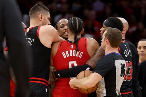 Wyniki Nba Derozan Wyrzucony Z Rz Du Wygrana Rockets Rekord