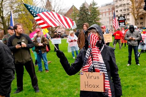 27 Surreal Photos Of The American Patriot Rally At The Michigan State ...