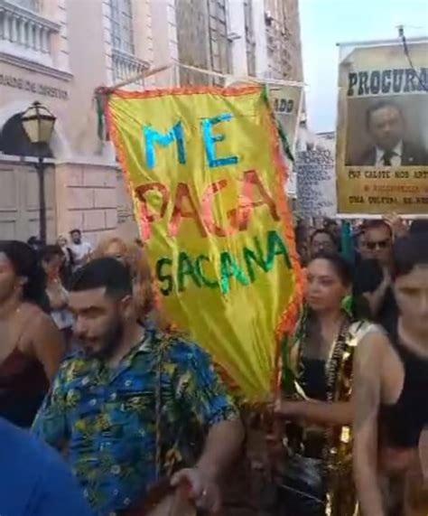 Me Paga Sacana Artistas Fazem Bloco De Carnaval Para Cobrar Braide E