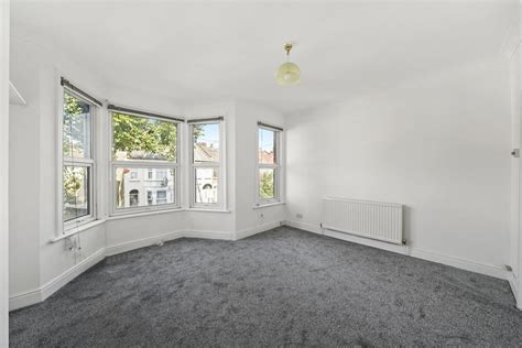 Chapter Road Dollis Hill Nw2 2 Bed Flat £375 000