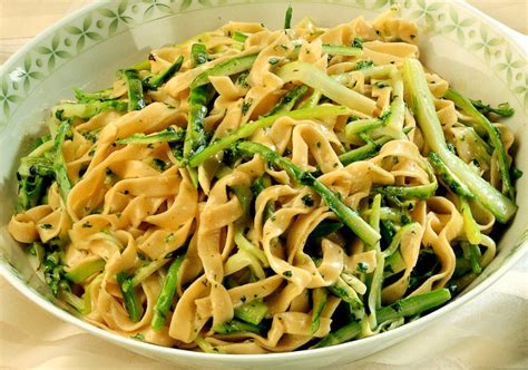 Ricetta Tagliatelle Agli Asparagi La Cucina Italiana