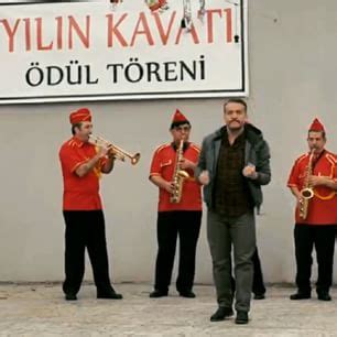 sevgilisinin bikini giymesine izin veren erkek uludağ sözlük