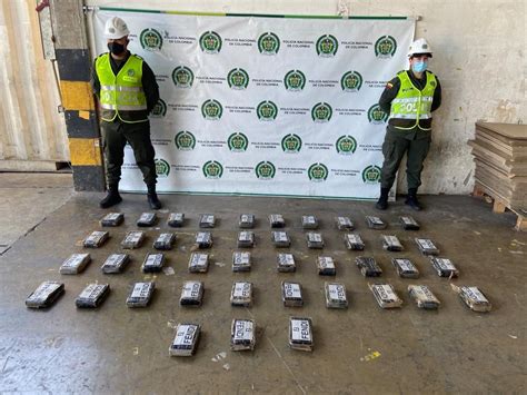 INCAUTADOS 44 KILOS DE COCAÍNA OCULTOS