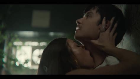 Sex Education Season 3 Kissing Scenes Otis And Ruby Asa Butterfield And