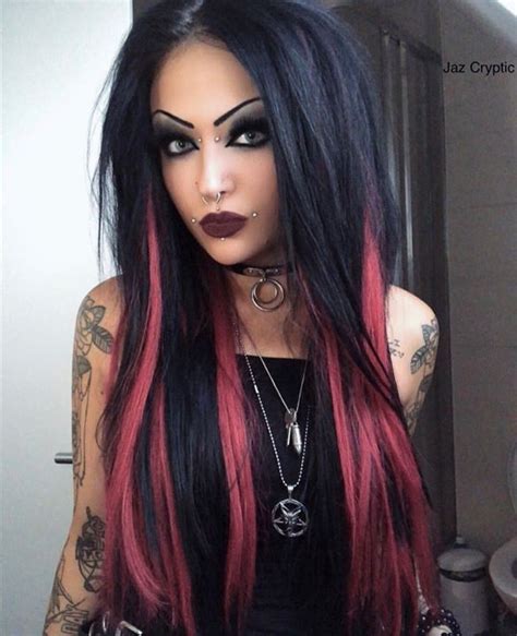 Pin By Lydia Wiegand On Hair Hot Goth Girls Gothic Hairstyles Goth Chic