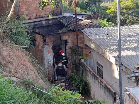 V Deo Homem Suspeito De Colocar Fogo Na Pr Pria Casa Em Sabar