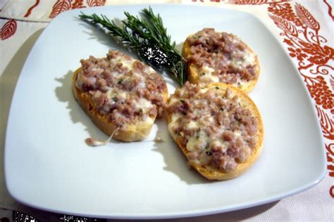 Bruschetta Con Salsiccia