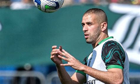 Alg Rie Slimani Le Beau Geste De Coritiba Pour La Can