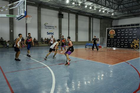 Ce Tiet Re Ne Atletas De Basquete Para Campeonato X Secretaria