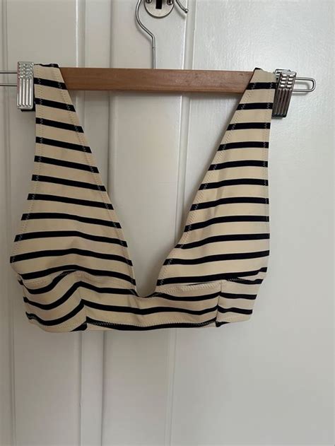 Gestreiftes Bikini Oberteil von COS Gebraucht in Zürich für CHF 10 5 mit Lieferung auf