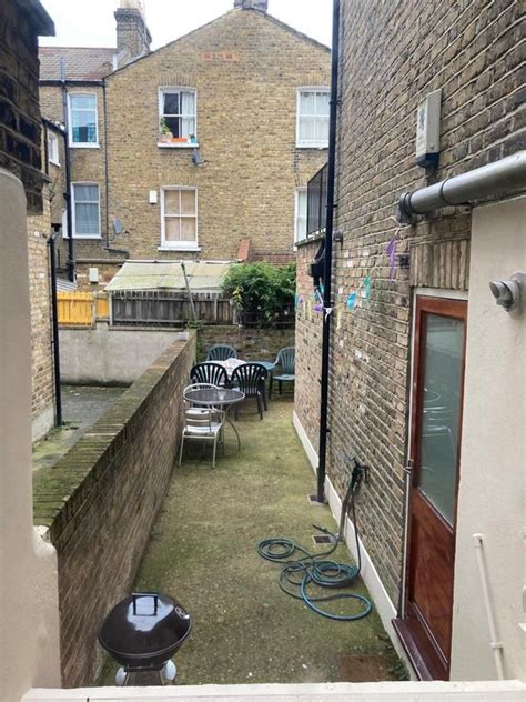 Double Room In Bed Flat Clapham High Street Room To Rent From