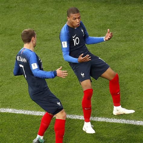 Mondiali Mbappè fa volare la Francia agli ottavi eliminato il Perù