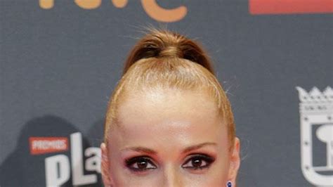 Cristina Castaño celebra estreno y seguidores con una imagen muy hot Woman