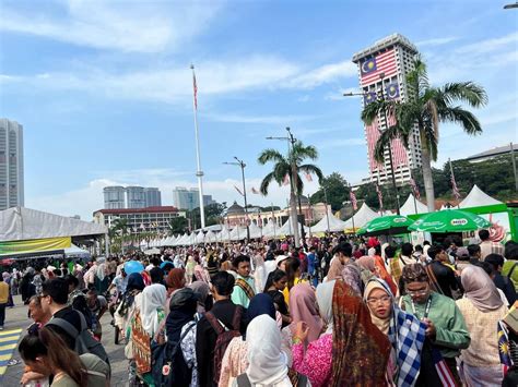 Cadang Keretapi Sarong Aktiviti Hari Kebangsaan Selak Selak