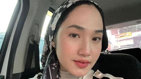 Potret Terbaru Hafna Alliya Istri Angga Putra Anak Langit Gaya