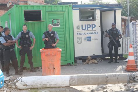 Policial De Upp Do Rio é Encontrado Morto E Com Sinais De Tortura 25