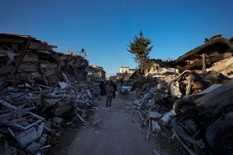 Syrien und Türkei Kaum mehr Hoffnung auf Überlebende Zahl der Toten