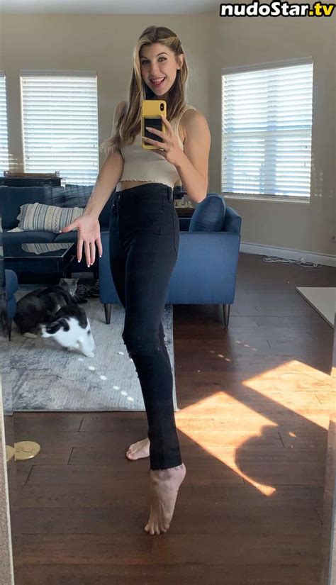 FrivolousFox ASMR FrivviFox Frivvay Nude OnlyFans Photo 1 Nudostar TV