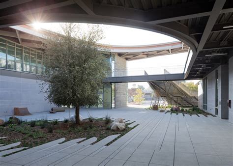 Curved Roof Tops Whys Pomona College Arts Centre