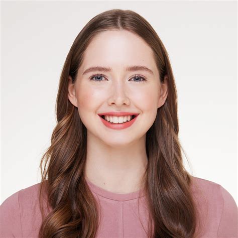 essence hydra MATTE lipstick Peach it! online entdecken