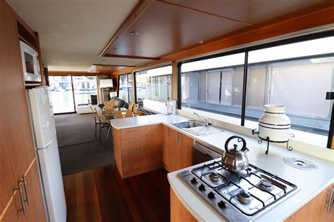 BackLash - Eildon Houseboat Sales