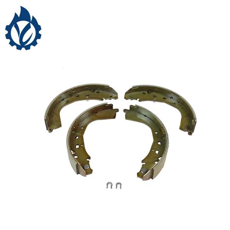 Semi Metallic Tough Brake Shoes 04495 0K160 For Hilux Revo China Auto