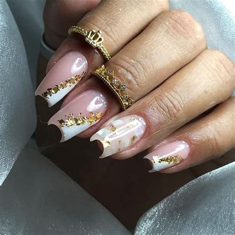 Deslumbra Con Un Toque Dorado Descubre Las Unhas Decoradas Con Folhas