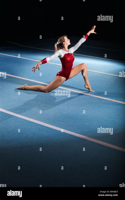 Gymnast Gymnastics Hi Res Stock Photography And Images Alamy