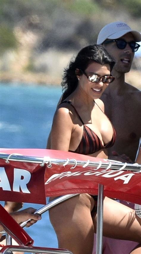 Photos Of Kourtney Kardashian Juicy Ass The Fappening