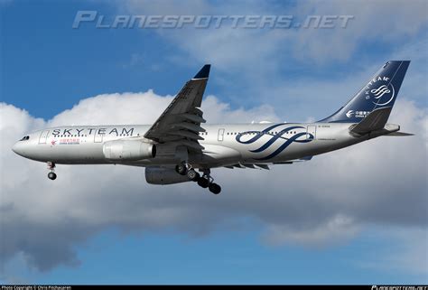 B China Eastern Airlines Airbus A Photo By Chris