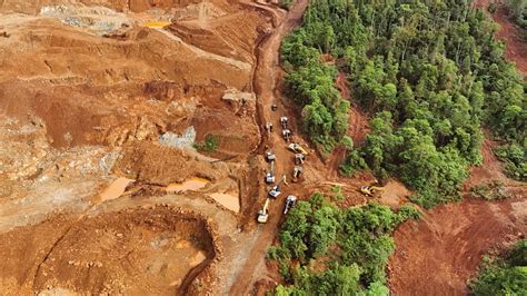 indonesia revises mining law  boost local processing  small businesses