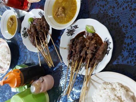 Sate 35 Bluto Sumenep Enggak Pernah Sepi Pengunjung Sampai Didatangi