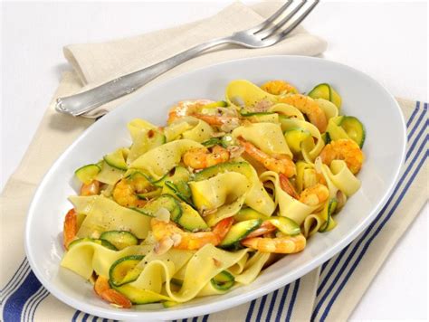 Ricetta Tagliatelle Con Gamberi E Zucchine Donna Moderna