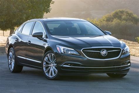 2017 Buick LaCrosse Review & Ratings | Edmunds