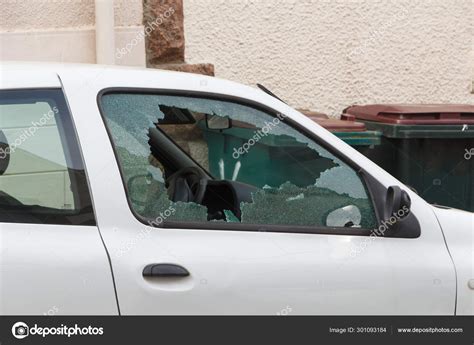 Broken car window Stock Photo by ©oceane2508 301093184