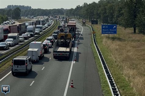 Verkeer Op A Bij Weert Staat In Beide Rijrichtingen Stil