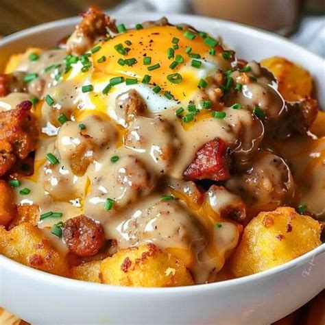 Tater Tot Breakfast Bowl With Sausage Gravy EASY TO COOK