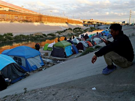 Report Thousands Of Migrants Waiting In Mexico To Rush U S Border