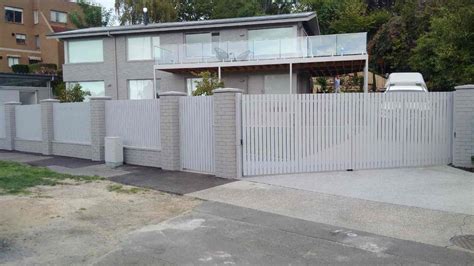 Vertical Aluminium Slat Fencing | Fence and Gate Supplies