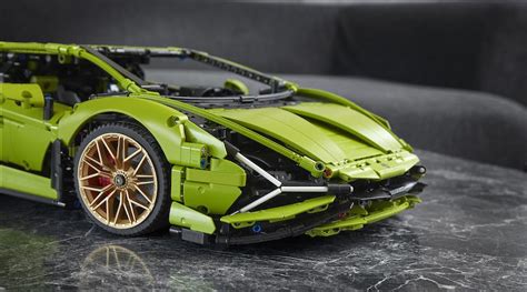 LEGO Technic 42115 Lamborghini Sián FKP 37 revealed