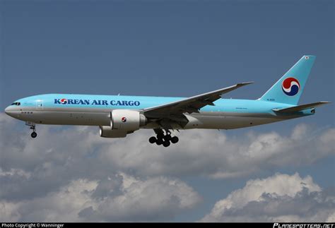 HL8251 Korean Air Boeing 777 FB5 Photo By Wanninger ID 296831