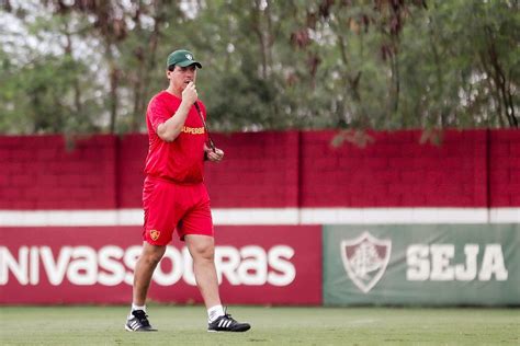 Em treinamento Diniz indica mudanças na escalação do Fluminense para