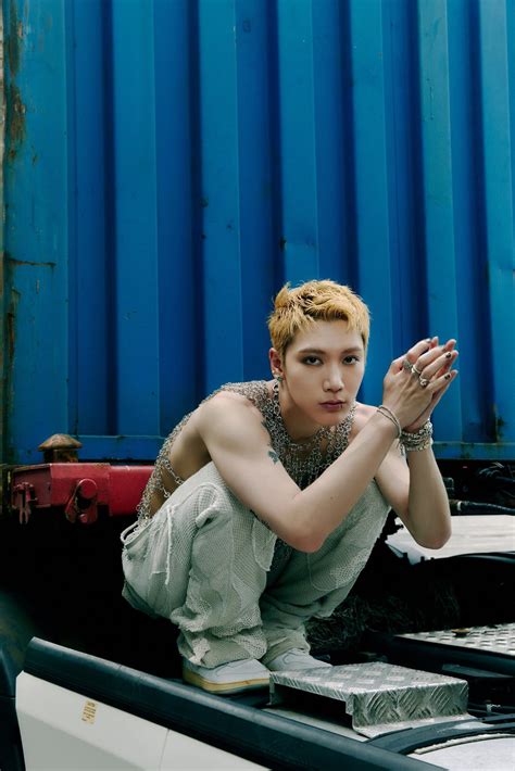 can t help myself STATION TEN 텐 Paint Me Naked 2021 08 10